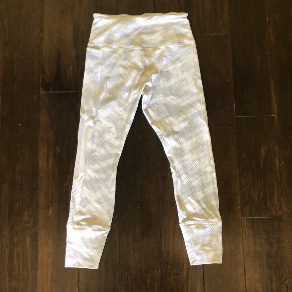 Lorna Jane ankle biters size small